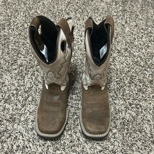 Boys boots size 13
